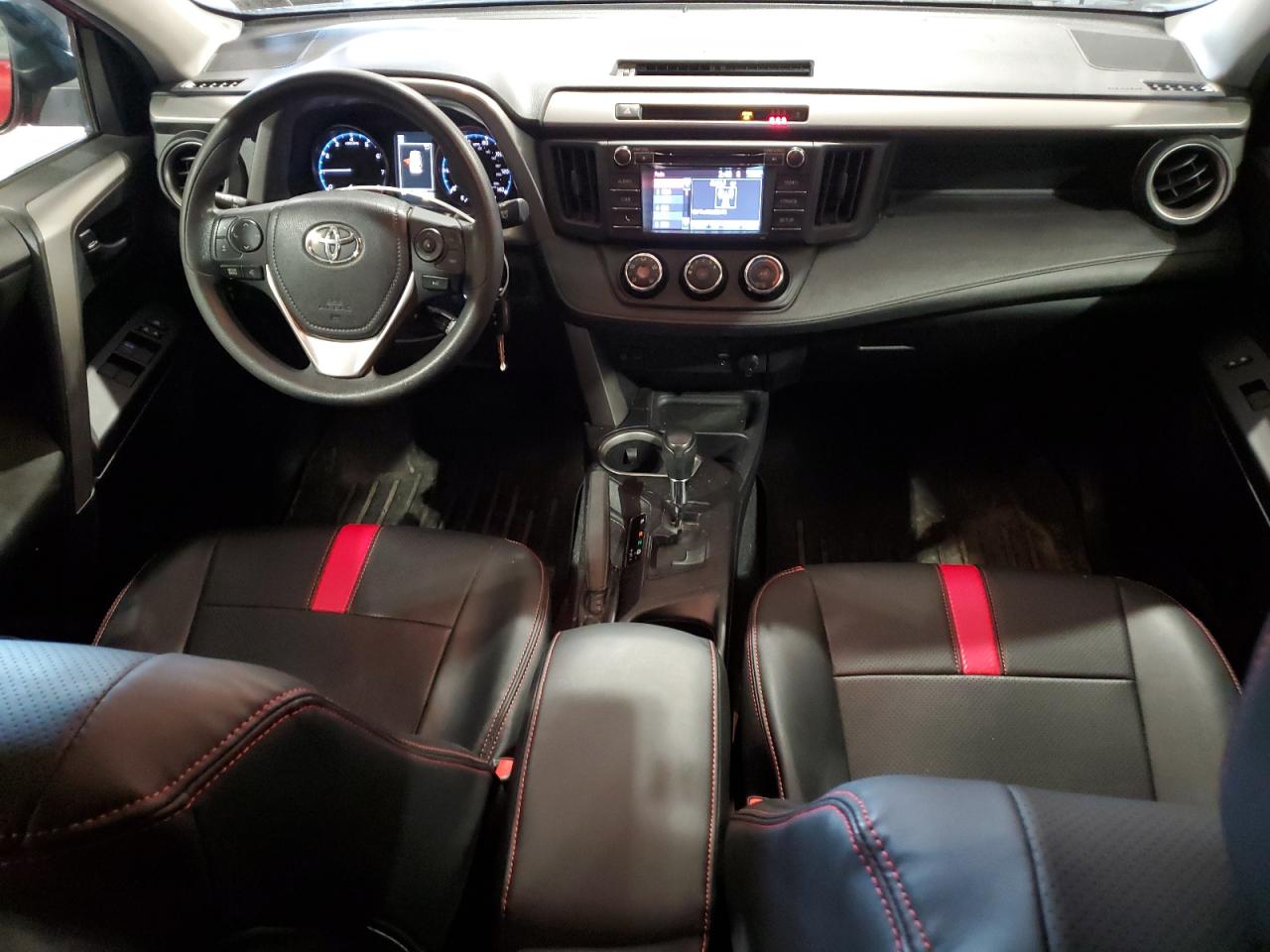 2T3BFREV8HW566396 2017 Toyota Rav4 Le