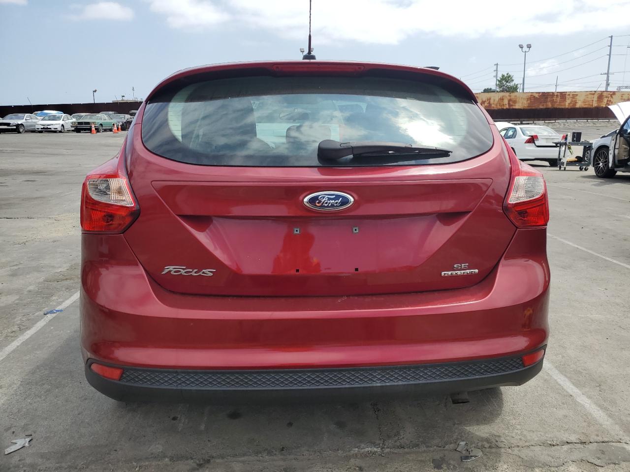 1FADP3K29EL431381 2014 Ford Focus Se