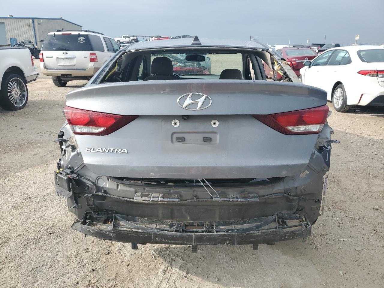 5NPD84LF9JH386052 2018 Hyundai Elantra Sel