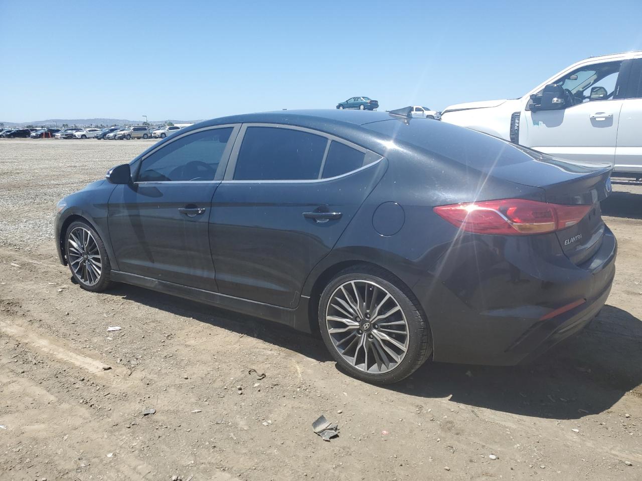 2018 Hyundai Elantra Sport vin: KMHD04LB9JU722904