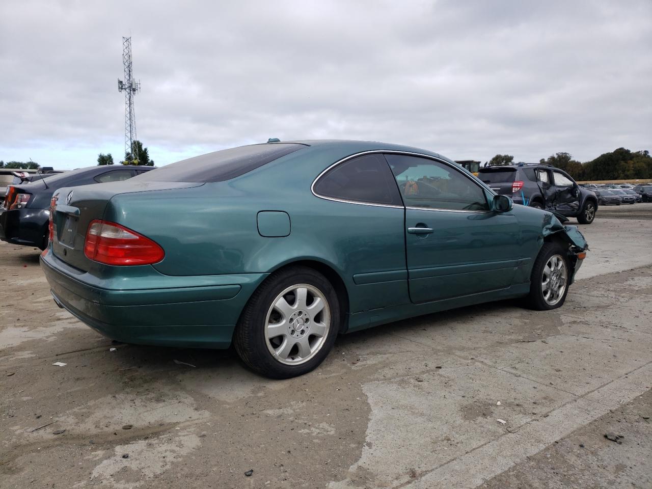 WDBLJ65G42T113629 2002 Mercedes-Benz Clk 320