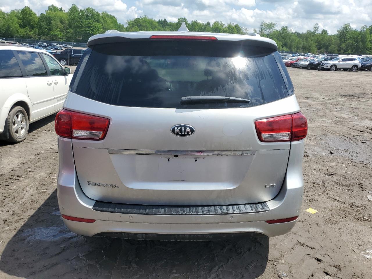 KNDMB5C12H6249065 2017 Kia Sedona Lx