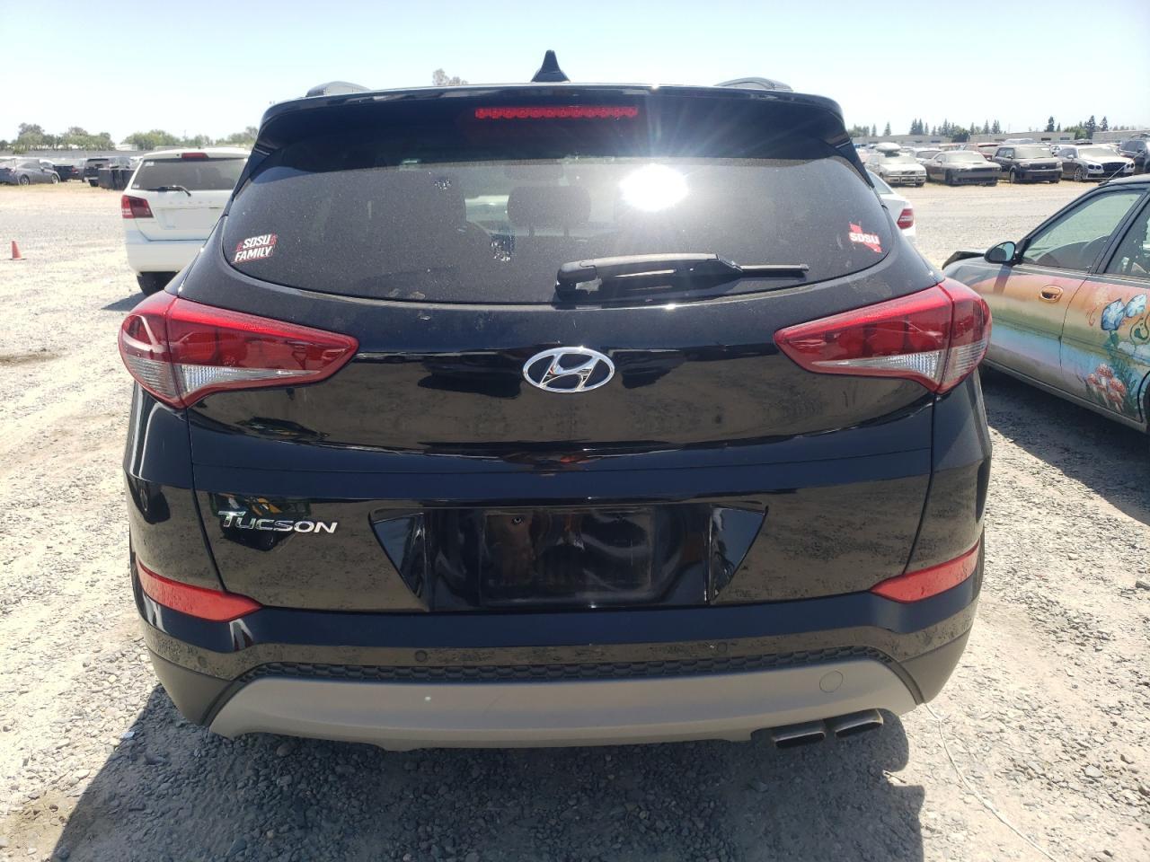 KM8J33A26JU813510 2018 Hyundai Tucson Value
