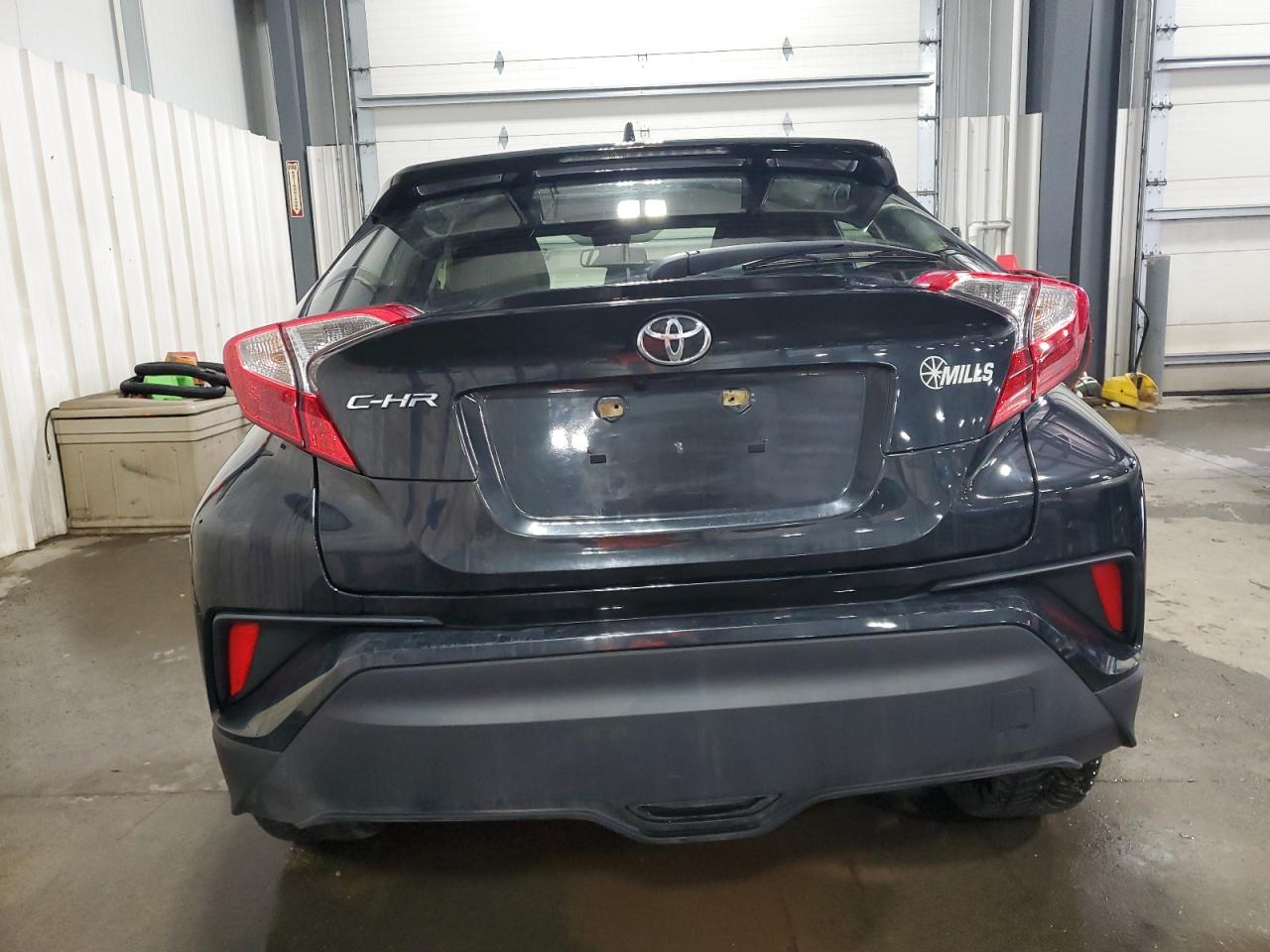 JTNKHMBX4J1011772 2018 Toyota C-Hr Xle