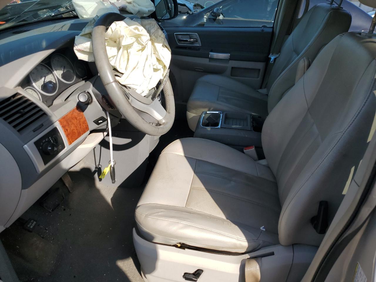 2A8HR54P68R713296 2008 Chrysler Town & Country Touring