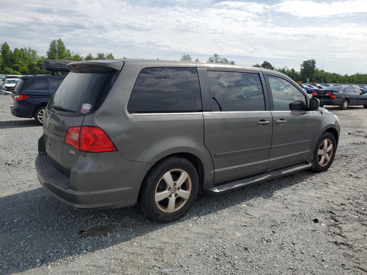 2V4RW5DX2AR202412 2010 Volkswagen Routan Sel