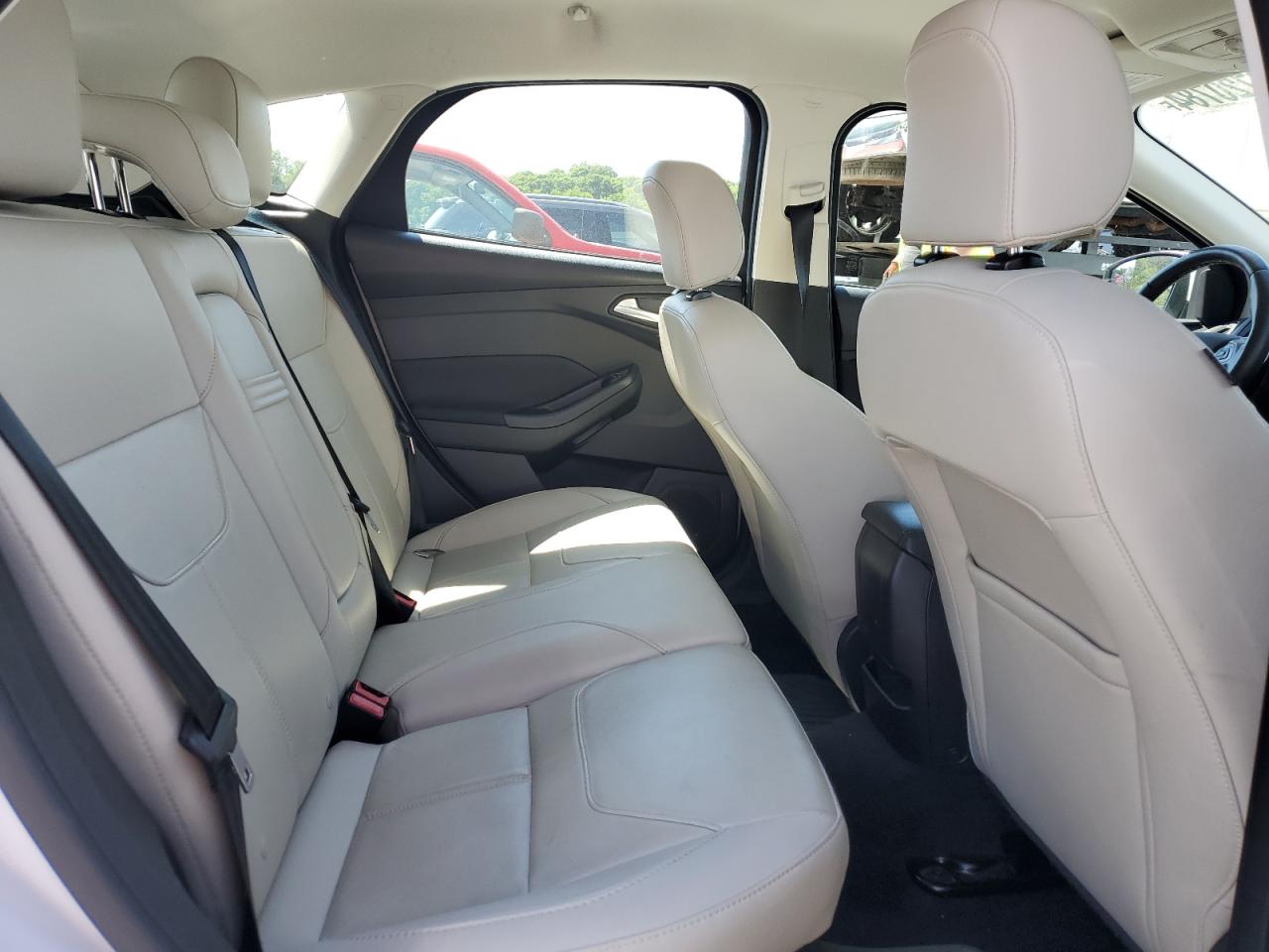 1FADP3N24GL332675 FORD FOCUS 2016