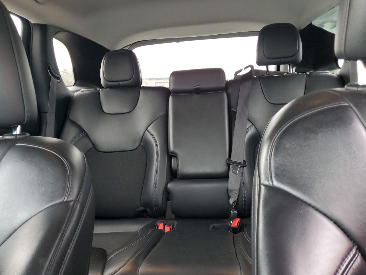 1C4PJMLX9KD478084 2019 Jeep Cherokee Latitude Plus