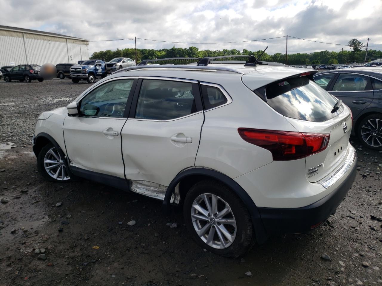 JN1BJ1CR2HW140584 NISSAN ROGUE 2017