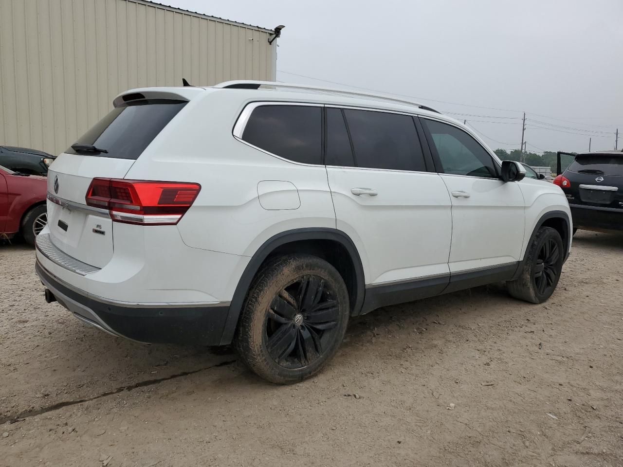 1V2NR2CA0JC568324 2018 Volkswagen Atlas Sel Premium