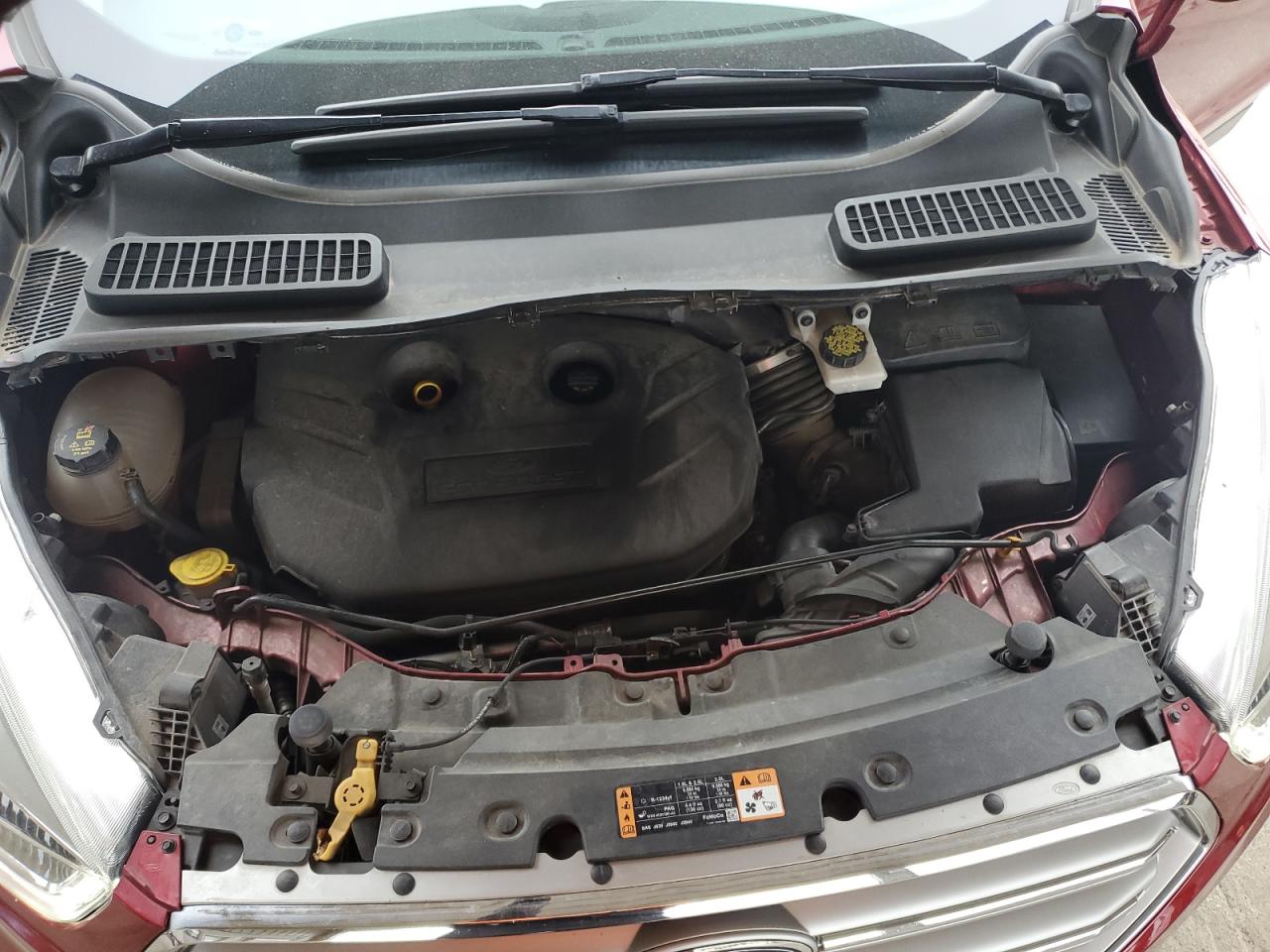 1FMCU9J96HUB15141 FORD ESCAPE 2017