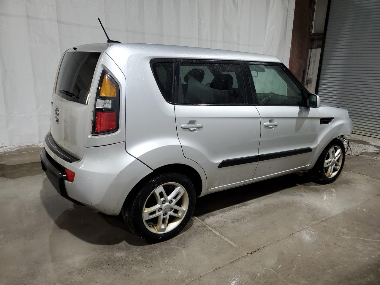 KNDJT2A25B7315801 2011 Kia Soul +