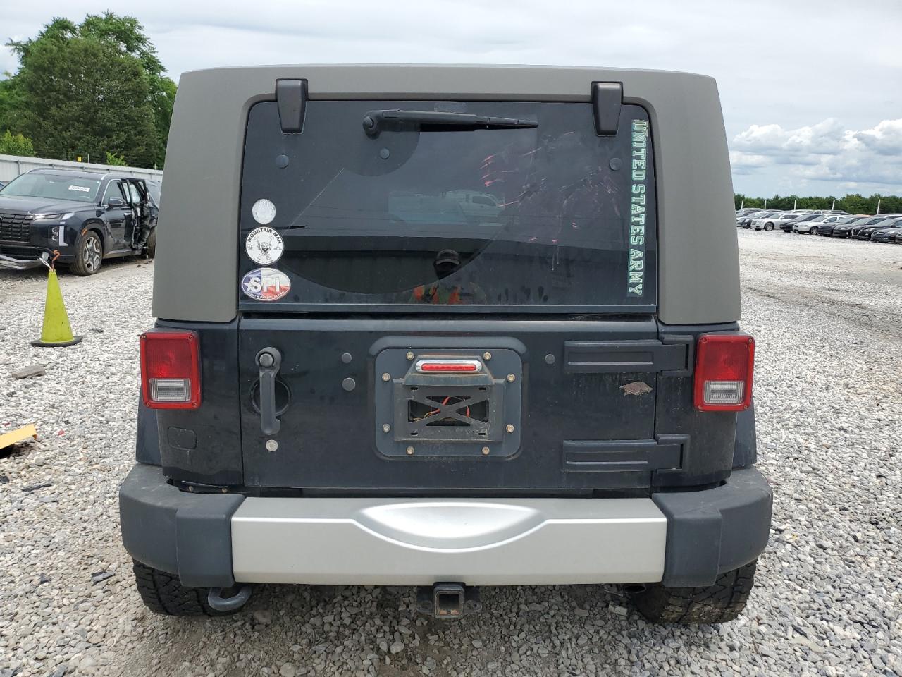 1J4BA5H1XAL156363 2010 Jeep Wrangler Unlimited Sahara