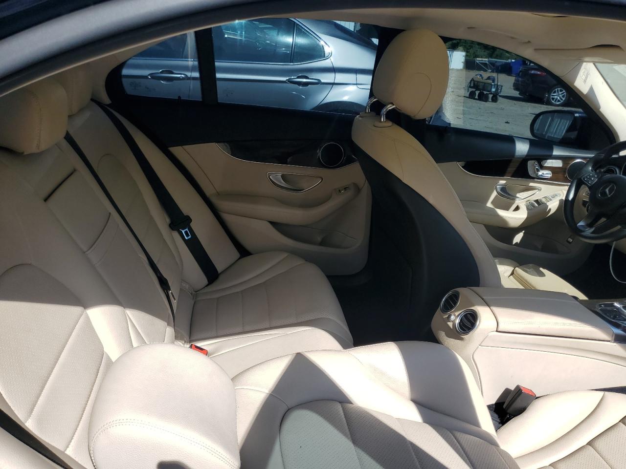 55SWF4JBXHU209631 2017 Mercedes-Benz C 300
