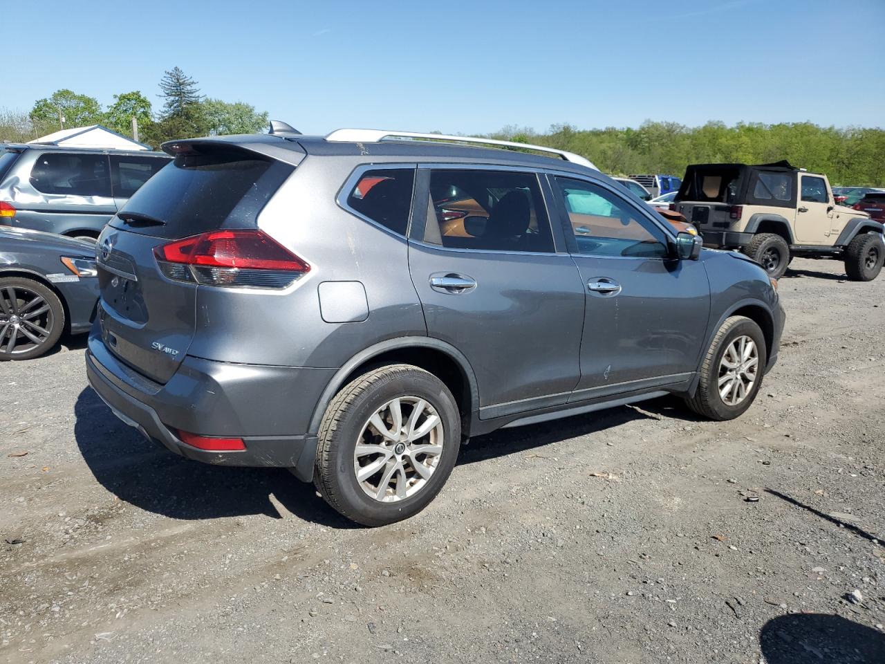 KNMAT2MV2JP517208 NISSAN ROGUE 2018
