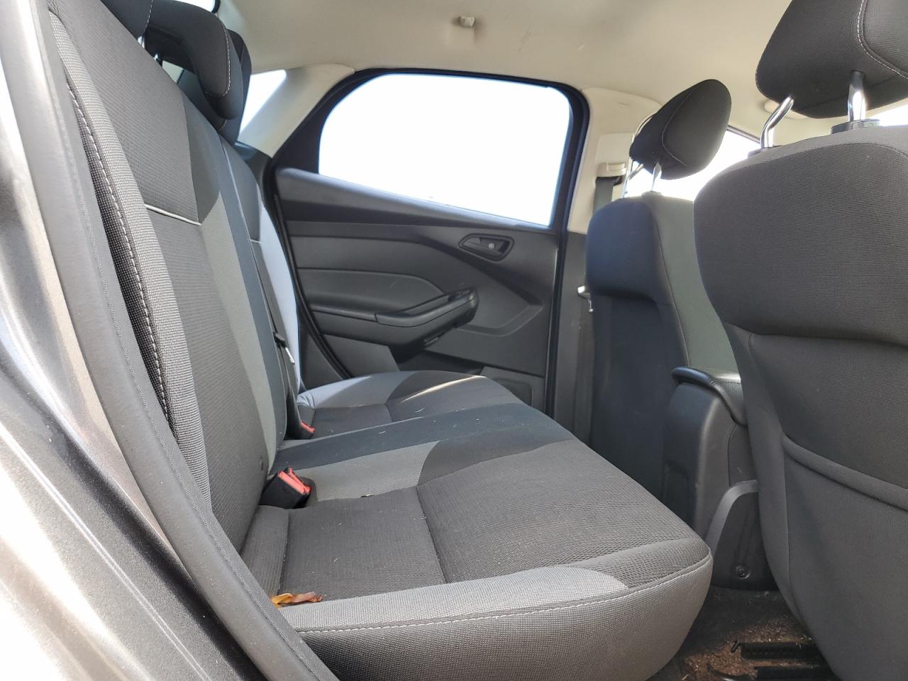 1FAHP3F21CL310062 2012 Ford Focus Se