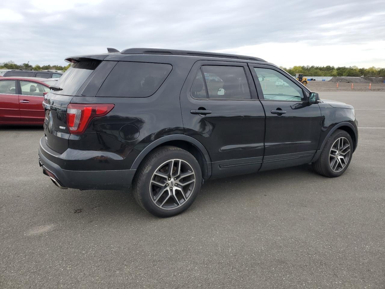 2017 Ford Explorer Sport vin: 1FM5K8GT3HGC28703