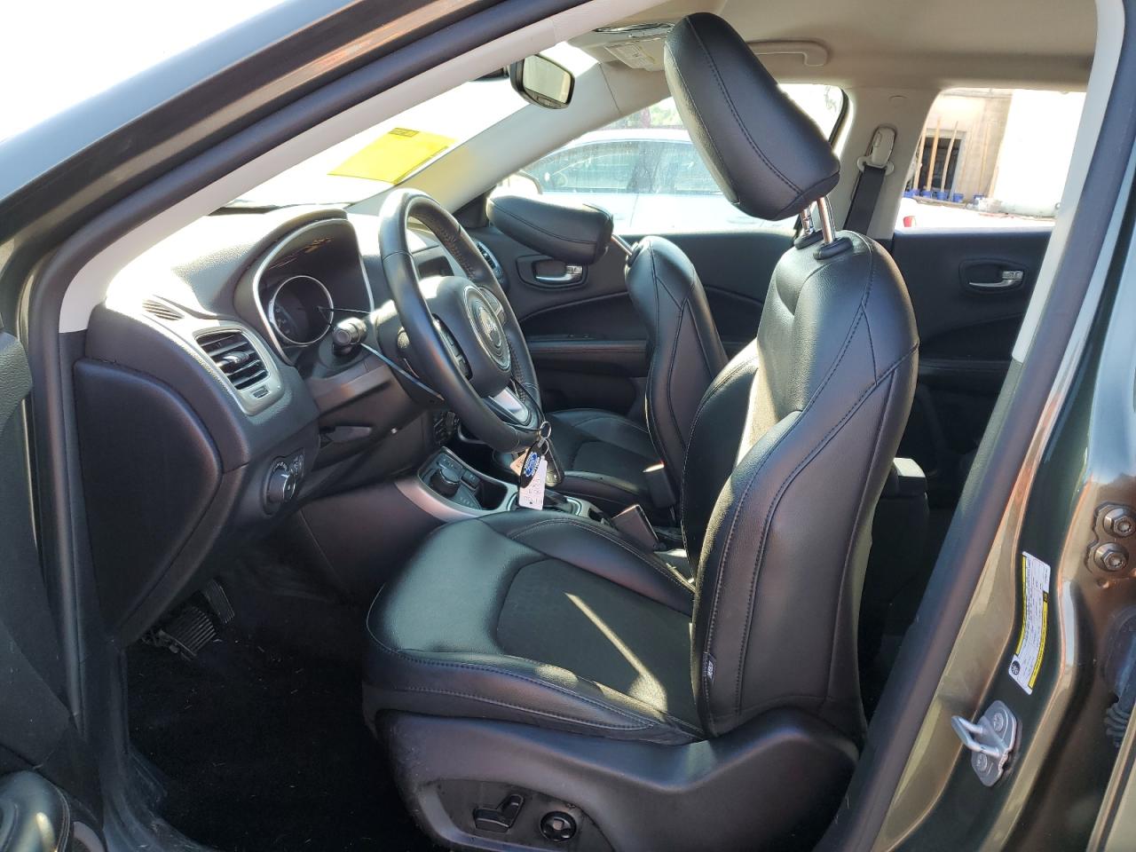 3C4NJDBB8JT283731 2018 Jeep Compass Latitude