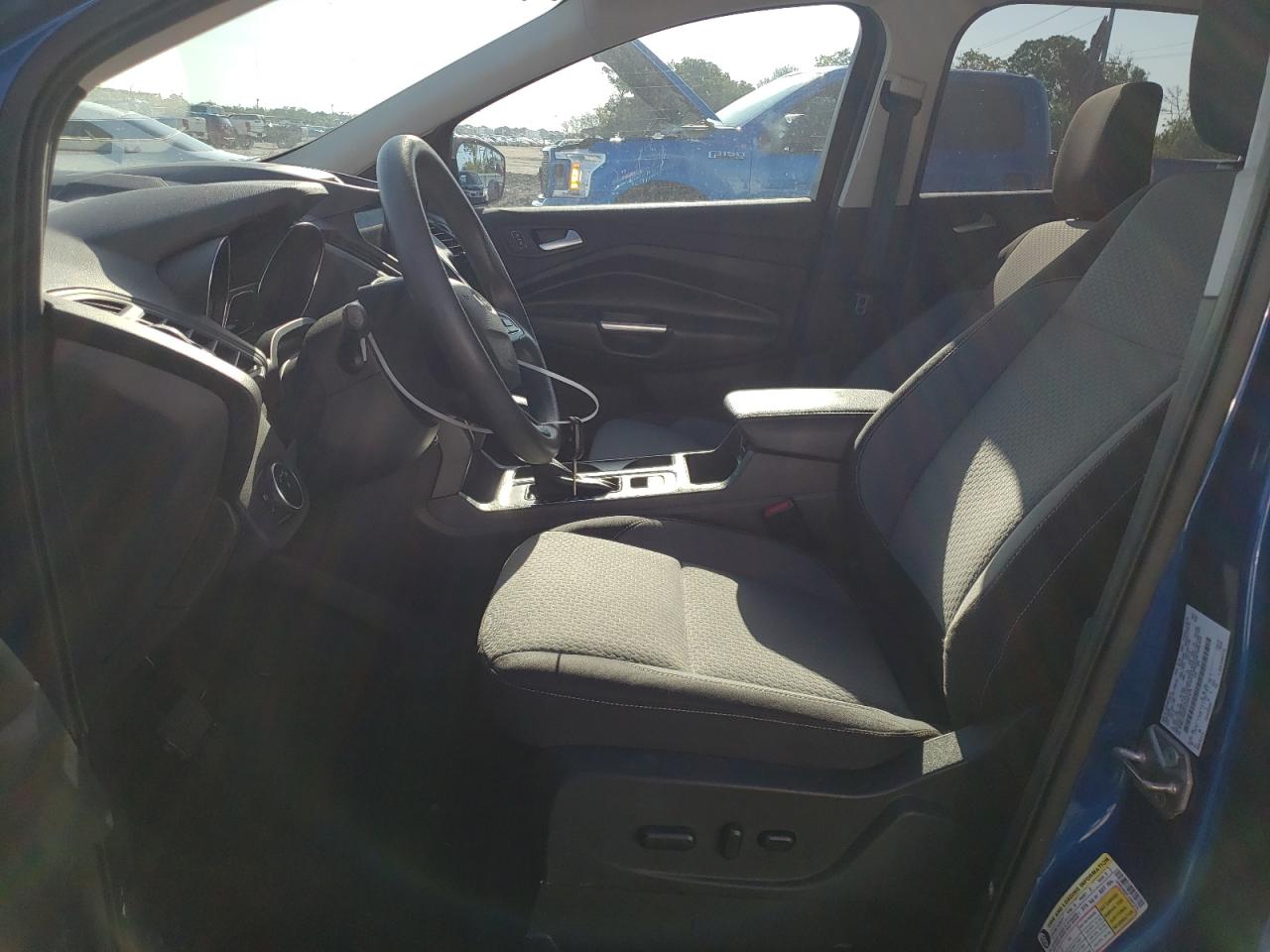 1FMCU9GD7JUD57275 2018 Ford Escape Se