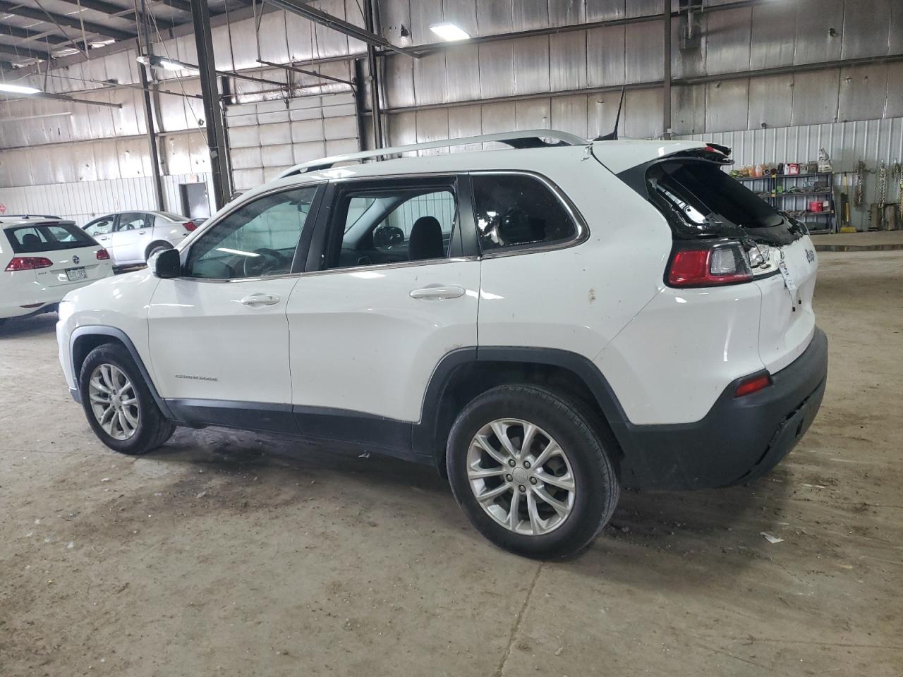 2019 Jeep Cherokee Latitude vin: 1C4PJLCB2KD285807