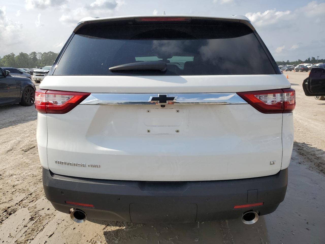 1GNEVGKW5JJ262620 2018 Chevrolet Traverse Lt