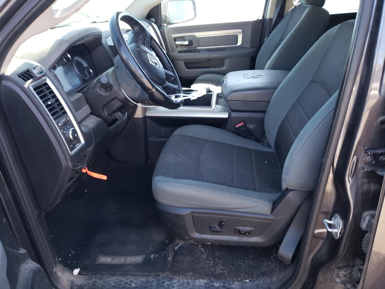 1C6RR7GT8ES400221 2014 Ram 1500 Slt