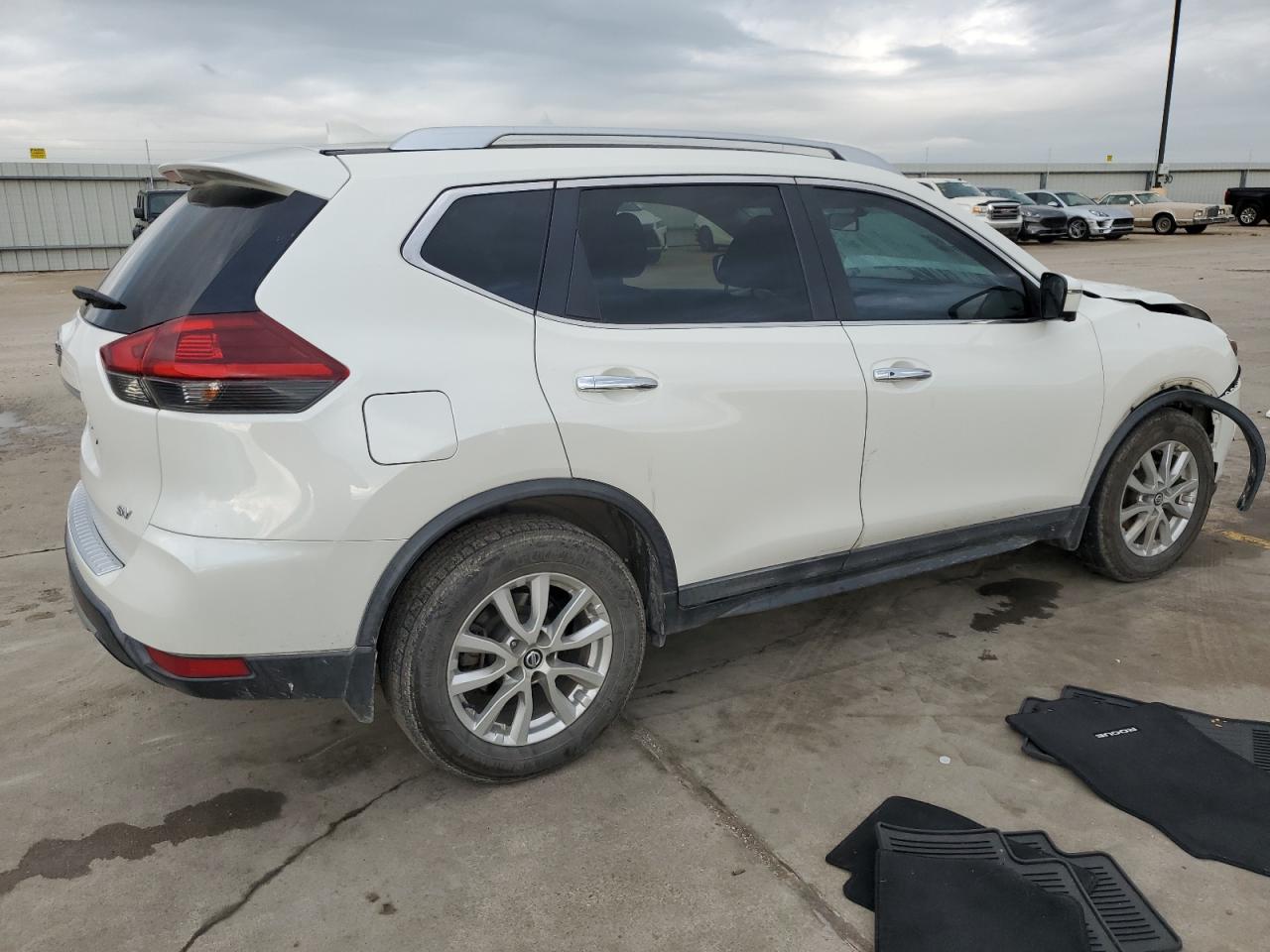 2018 Nissan Rogue S vin: KNMAT2MT6JP561176