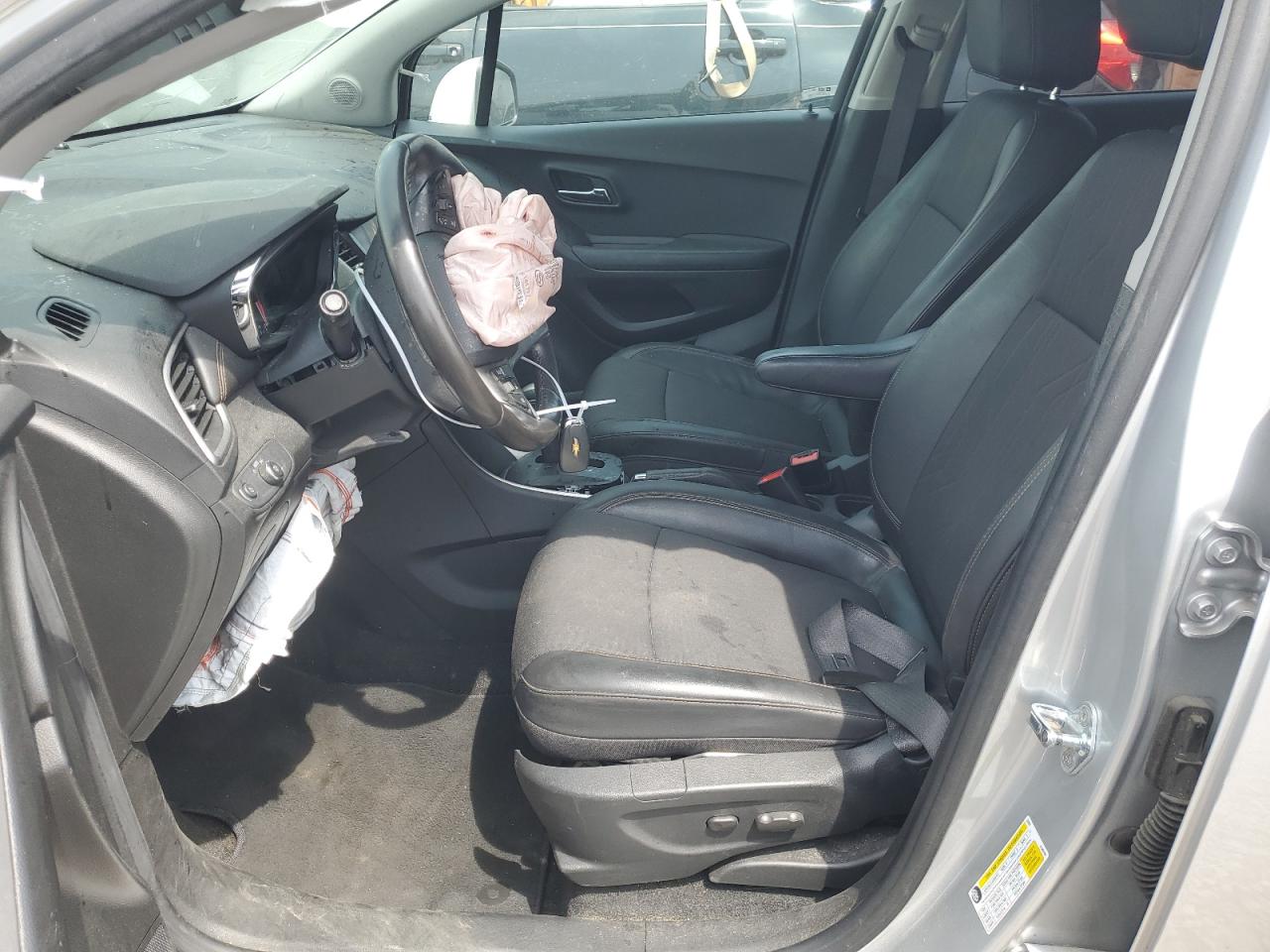 KL7CJLSM8NB511105 CHEVROLET TRAX 2022