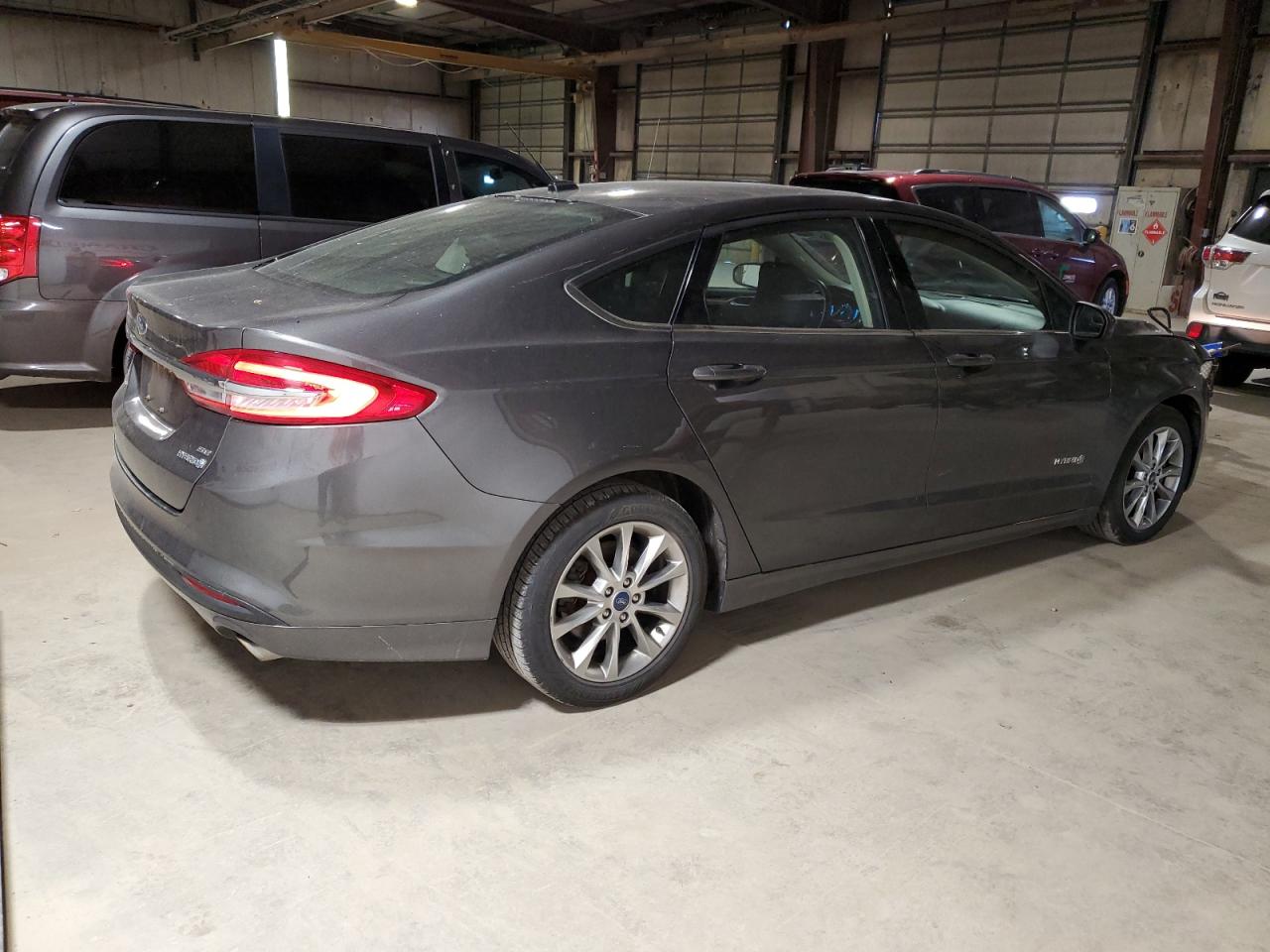 3FA6P0LU1HR285975 FORD FUSION 2017