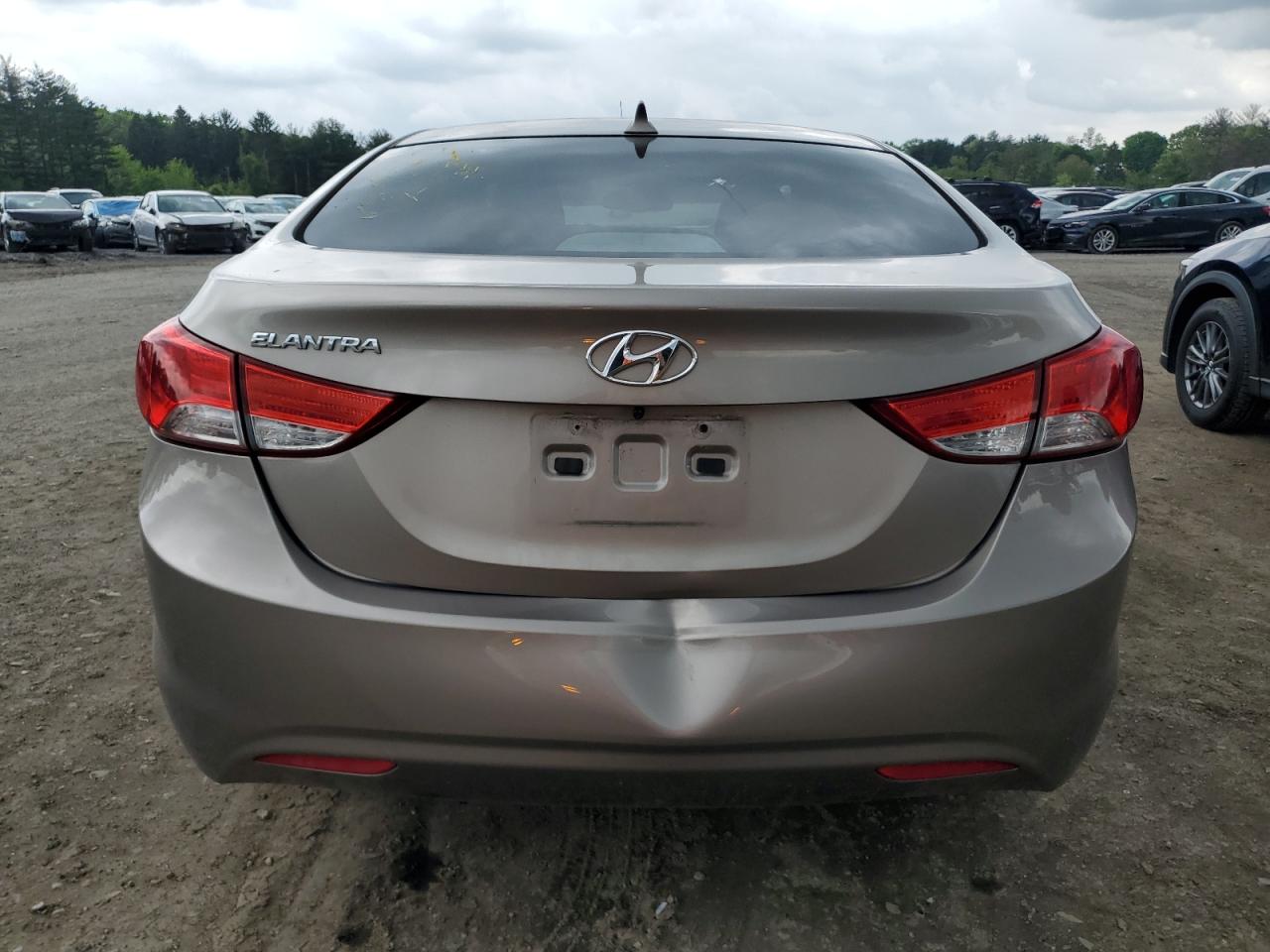 5NPDH4AE1DH337667 2013 Hyundai Elantra Gls