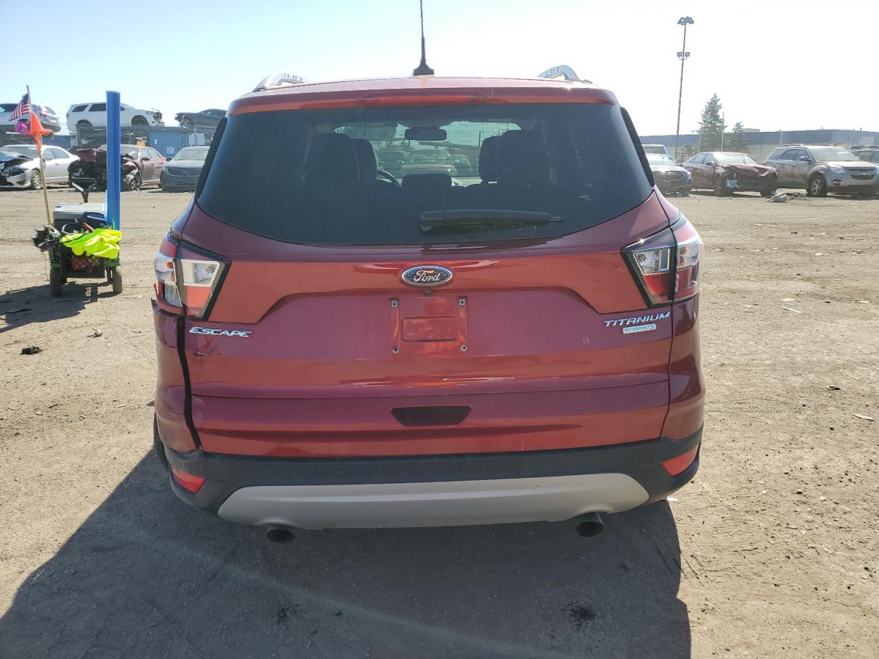 1FMCU0J91JUD02997 2018 Ford Escape Titanium