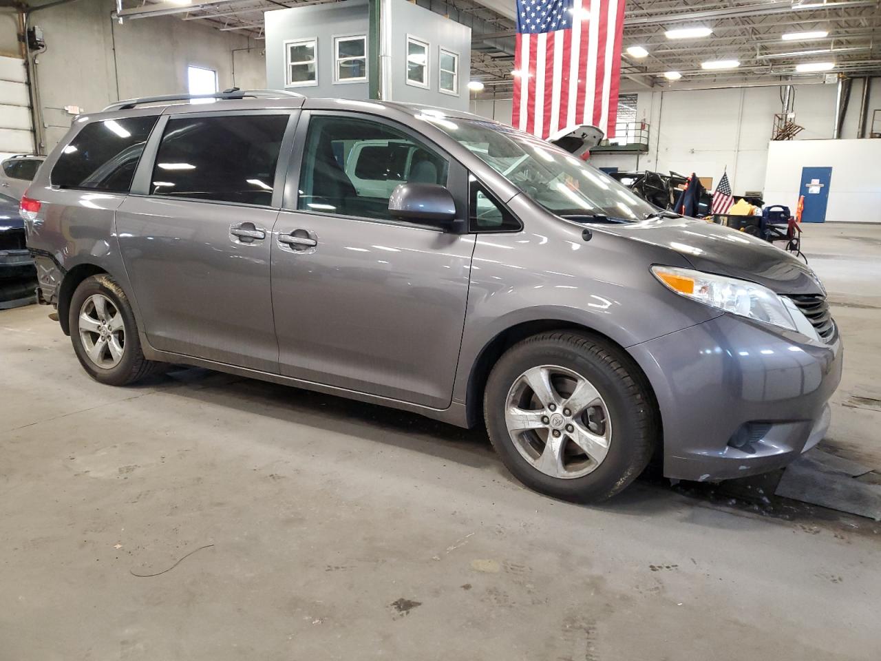 5TDKK3DC2BS158588 2011 Toyota Sienna Le