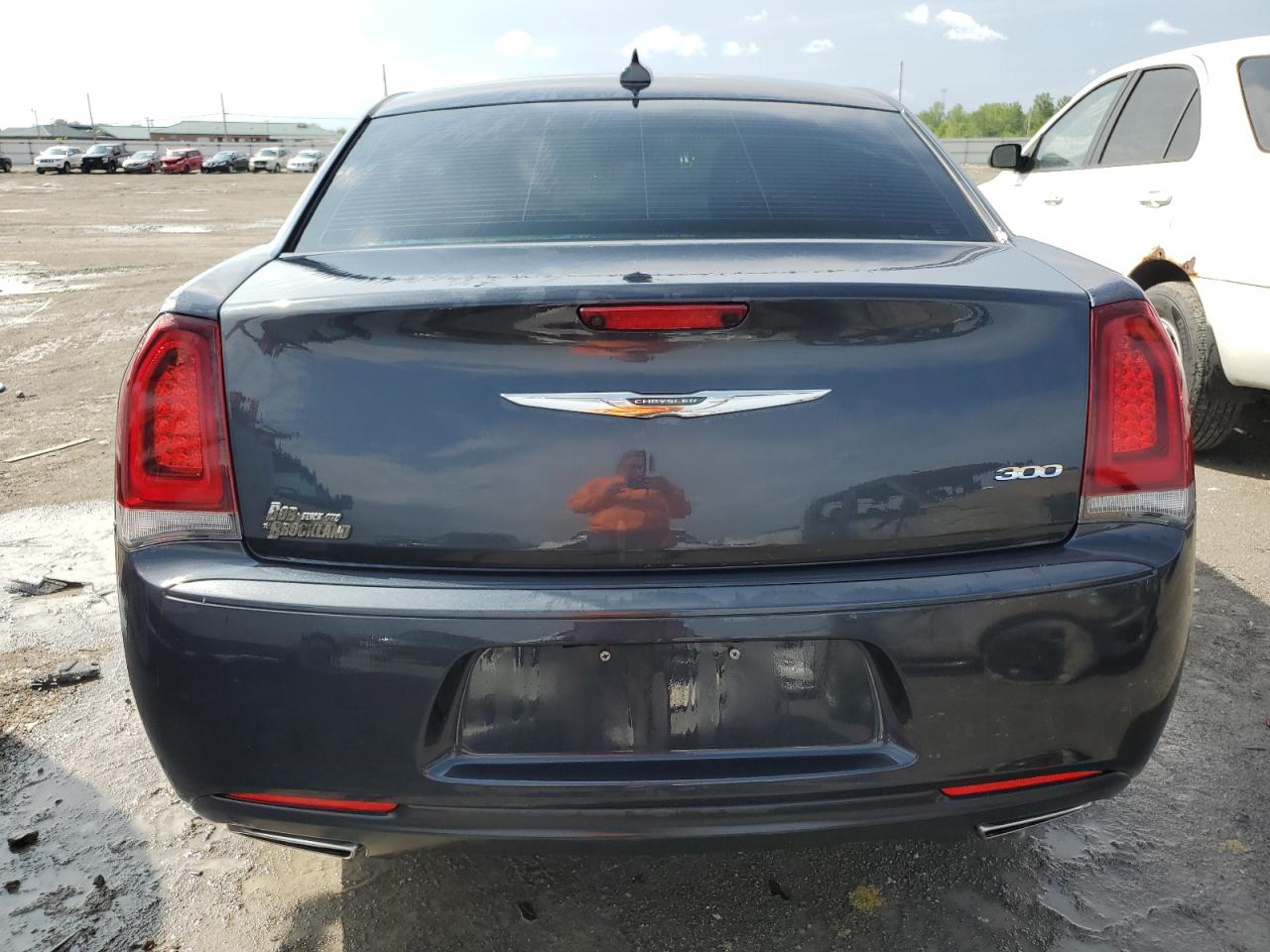 2C3CCAAG9JH320070 2018 Chrysler 300 Touring