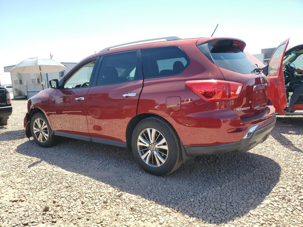 5N1DR2MN9JC617613 NISSAN PATHFINDER 2018