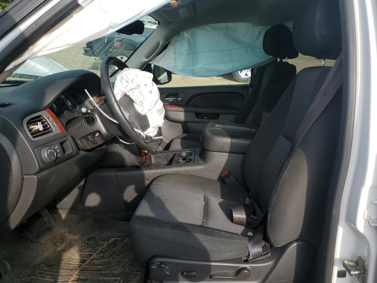 1GNSCAE05DR292302 2013 Chevrolet Tahoe C1500 Ls