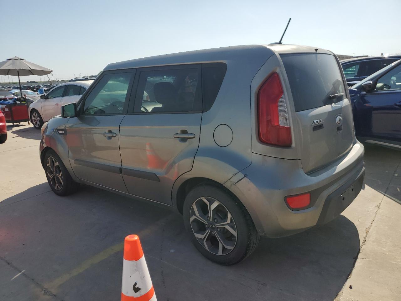 2013 Kia Soul vin: KNDJT2A59D7563854