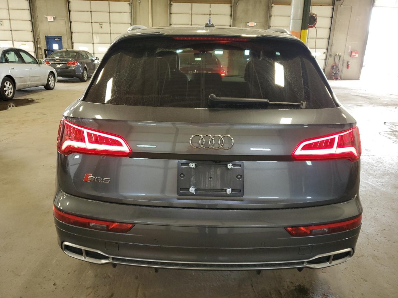 WA1C4AFYXK2069963 2019 Audi Sq5 Prestige