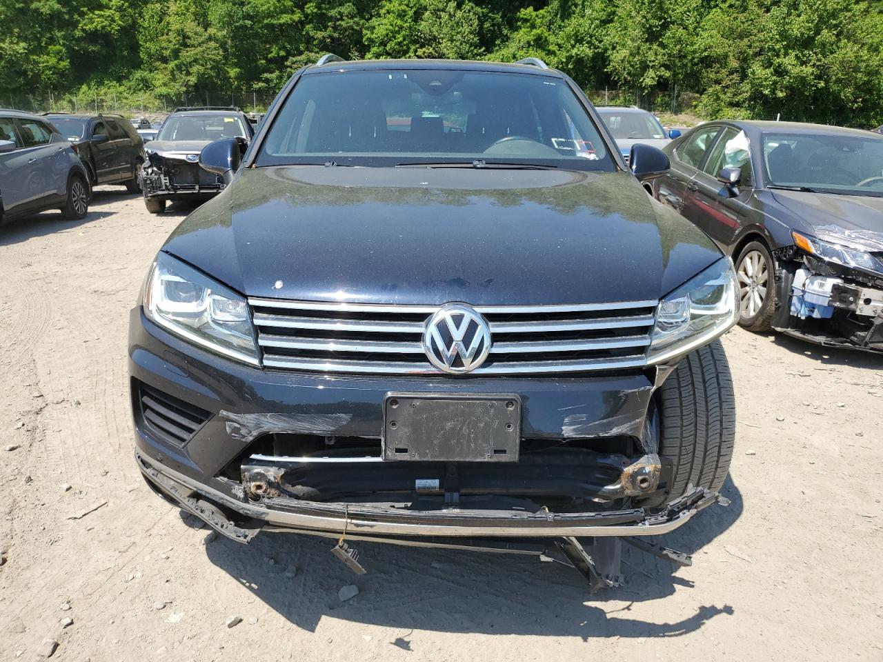 WVGRF7BP3HD005511 2017 Volkswagen Touareg Wolfsburg