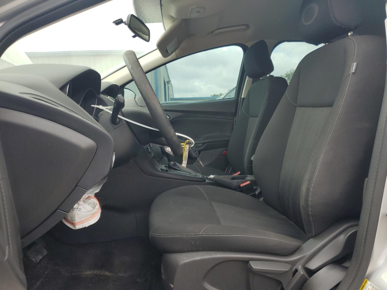 1FADP3F22JL256153 2018 Ford Focus Se