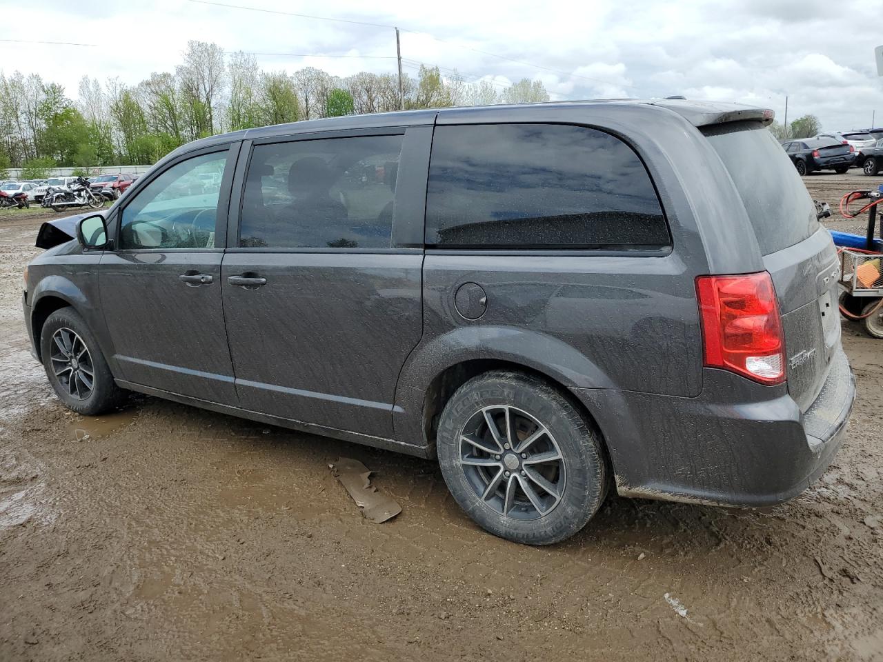 2C4RDGCG7JR137697 2018 Dodge Grand Caravan Sxt