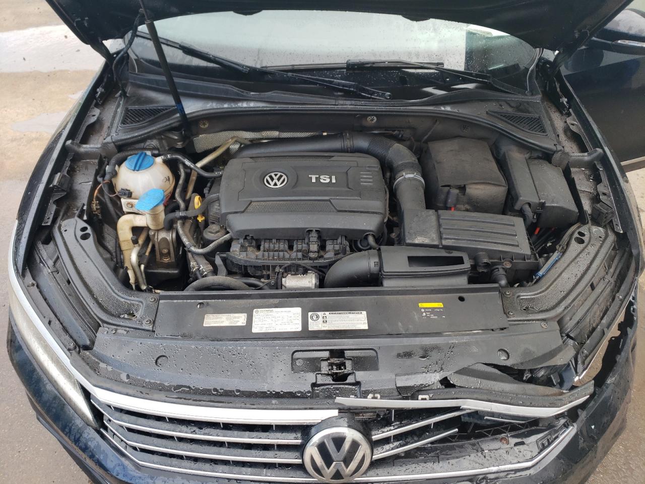 1VWBT7A34HC018316 2017 Volkswagen Passat Se