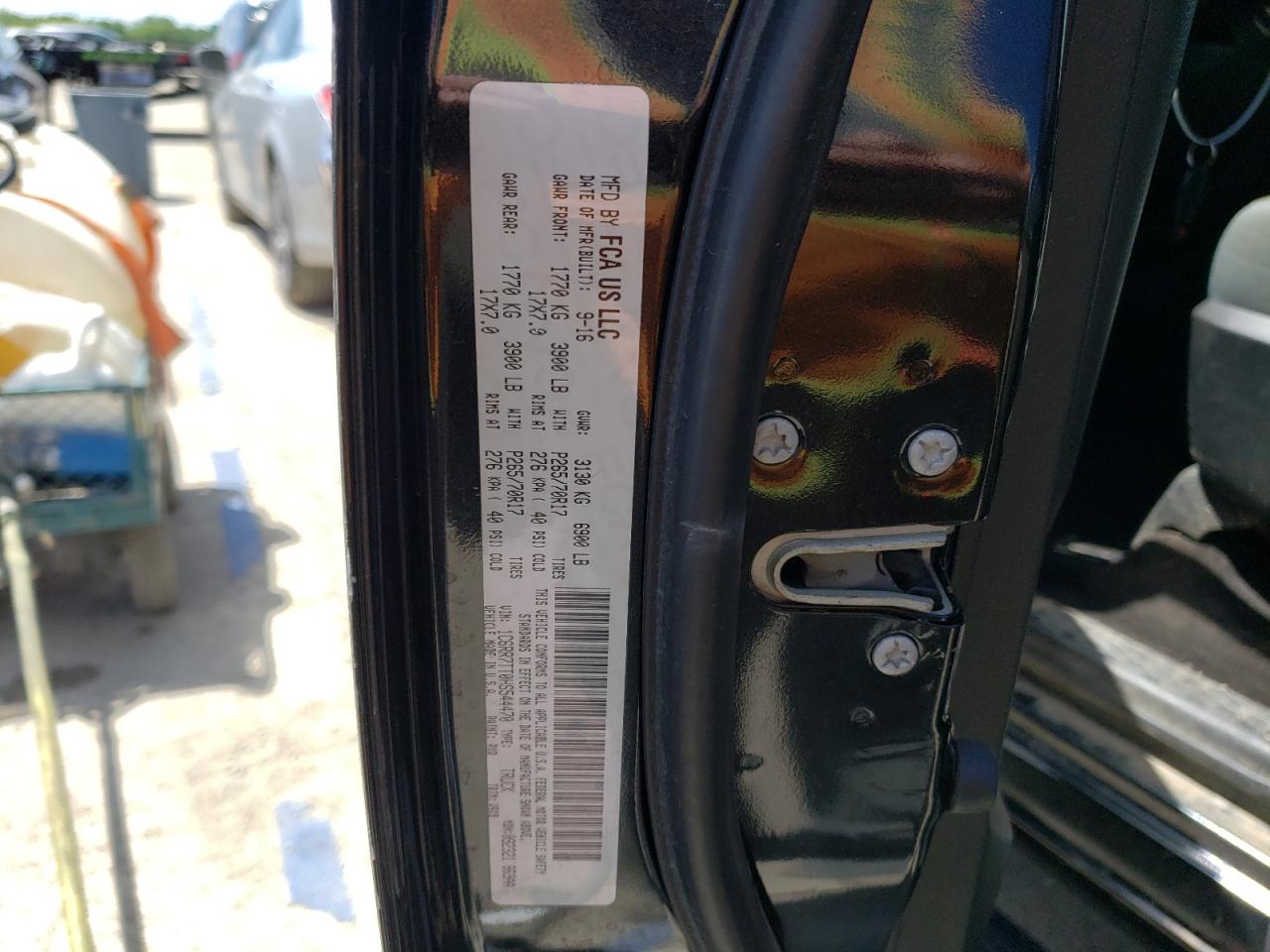 1C6RR7TT0HS544470 2017 Ram 1500 Slt