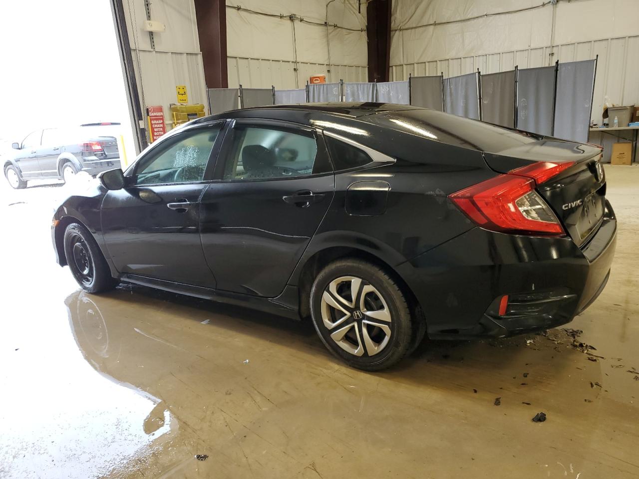 19XFC2E58HE068695 2017 Honda Civic Lx