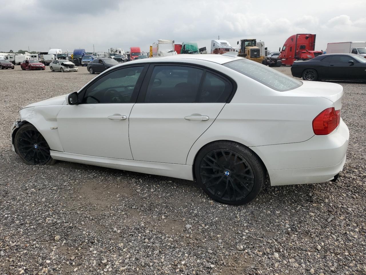 WBAPH7C54BE851714 2011 BMW 328 I