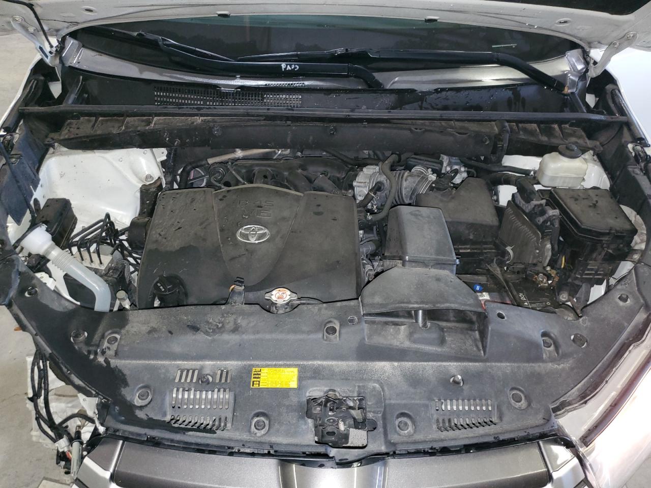 5TDKZRFH8KS566052 2019 Toyota Highlander Se