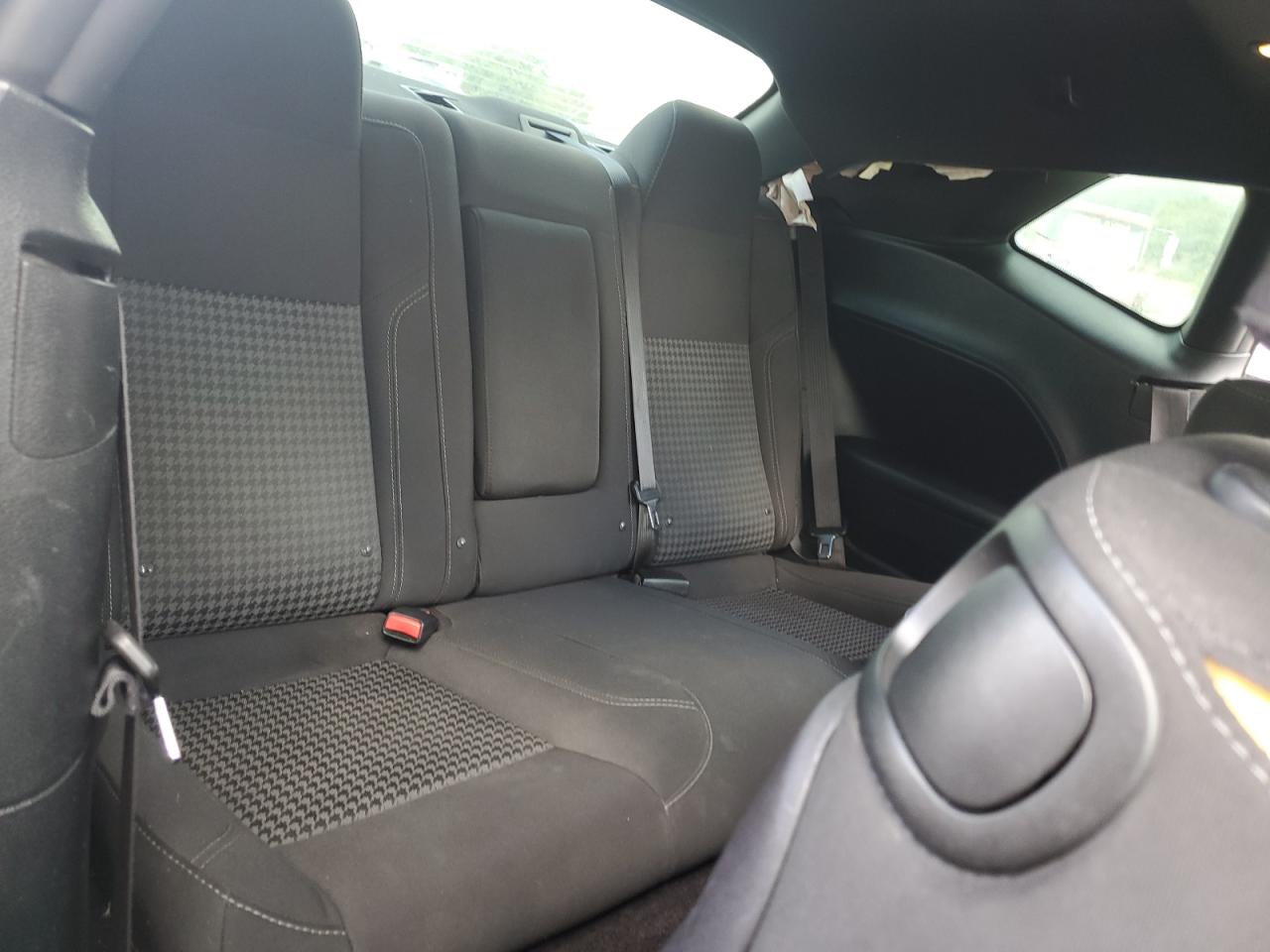 2C3CDZAG2GH321551 2016 Dodge Challenger Sxt