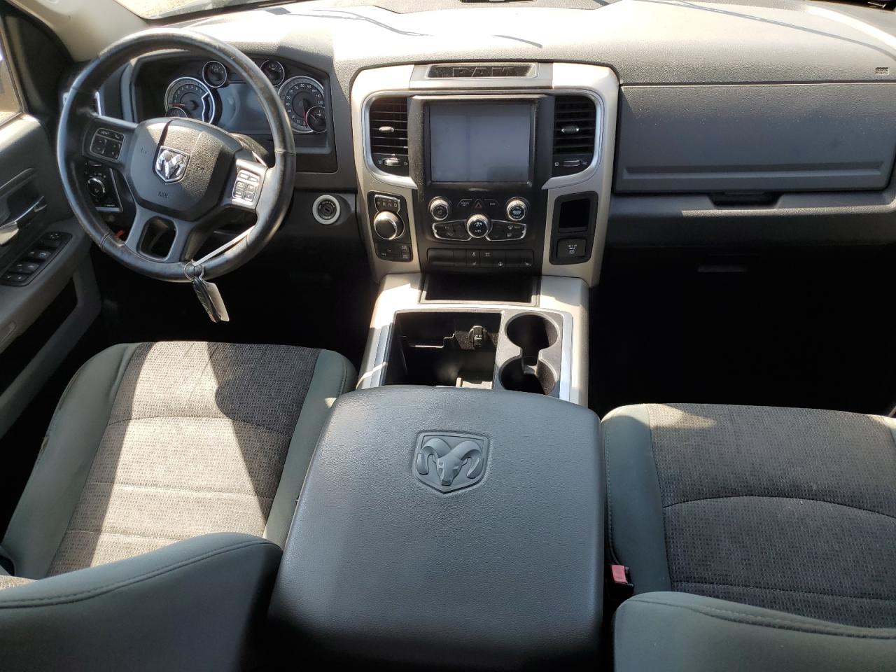 1C6RR7LG2FS749160 2015 Ram 1500 Slt