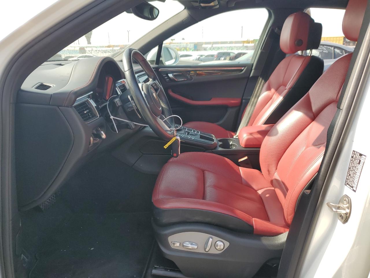 WP1AA2A5XJLB21950 2018 Porsche Macan