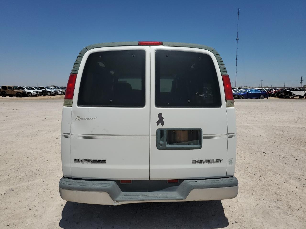 1GBFG15RX21147379 2002 Chevrolet Express G1500