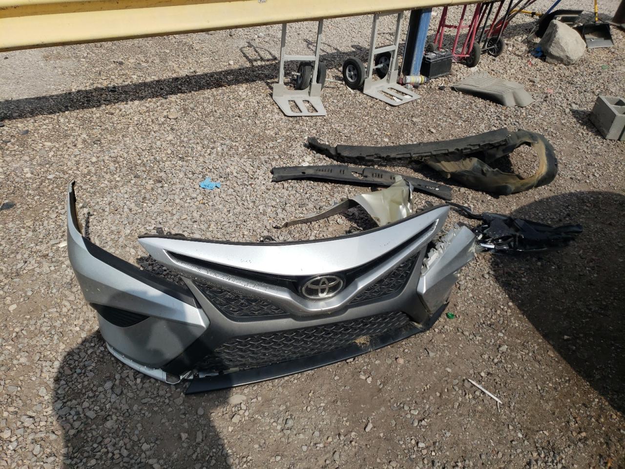 4T1B11HK6JU529511 TOYOTA CAMRY 2018